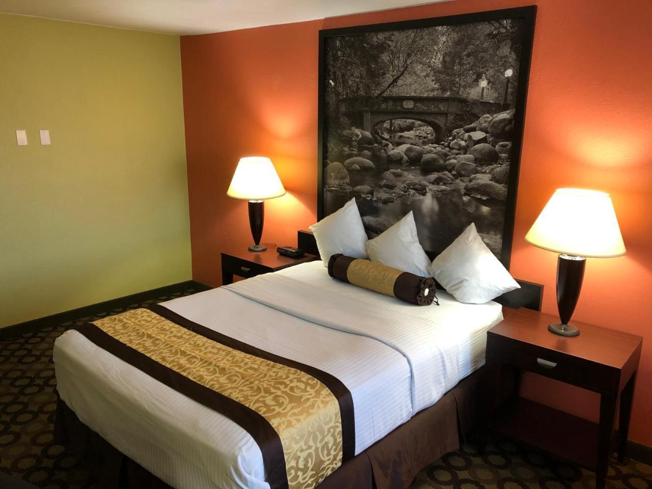 ซูเปอร์ 8 บาย วินด์แฮม ออนแทรีโอ Motel ออนตาริโอ ภายนอก รูปภาพ